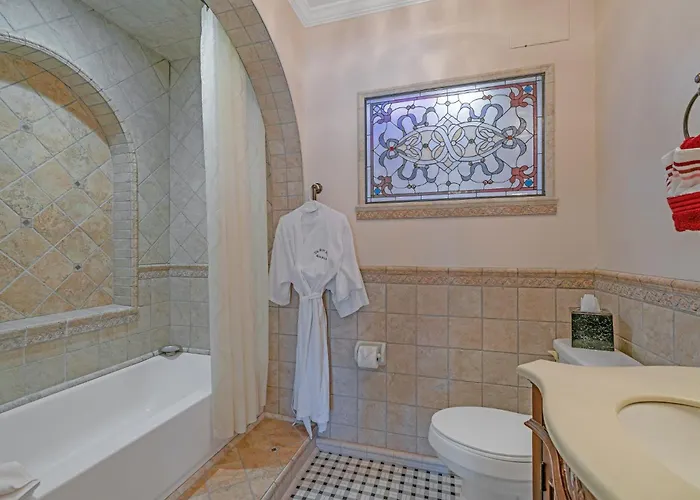 Banyan House Vacation Rentals