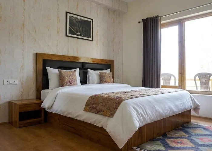 Green View Hotel