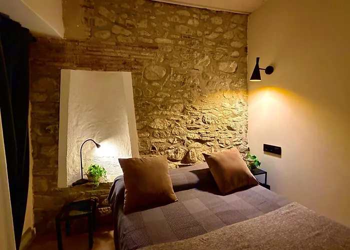 Apartamento colgante al río con vistas al puente