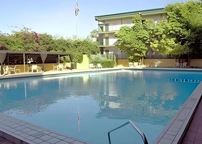 Magnuson Grand Conference Hotel