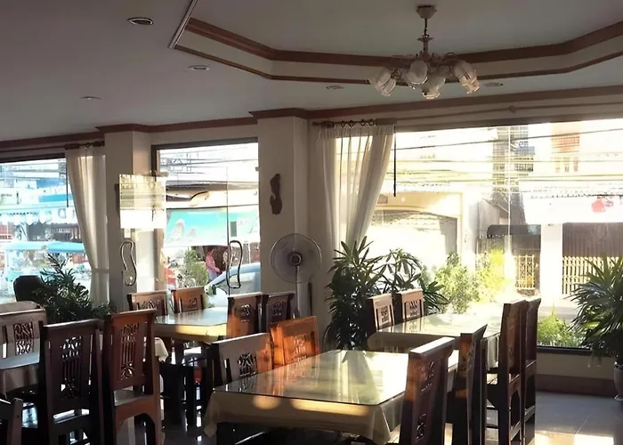 Ritzy House Hotel
