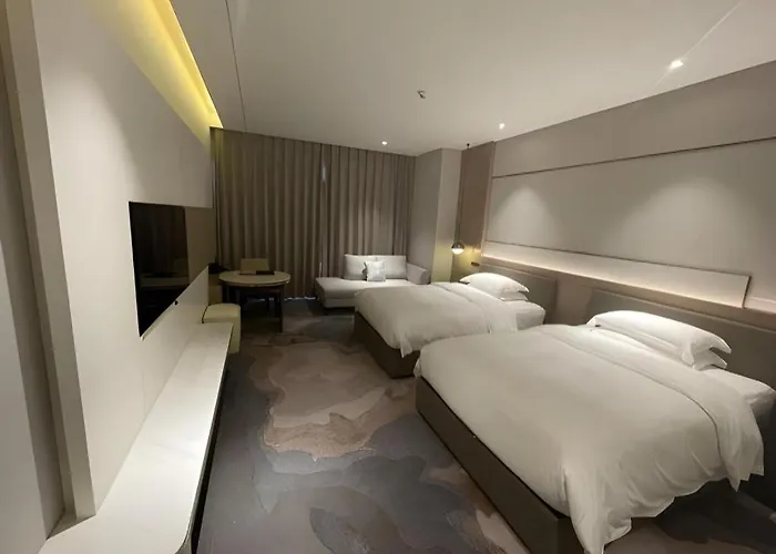 Zhangjiagang Guomao Hotel
