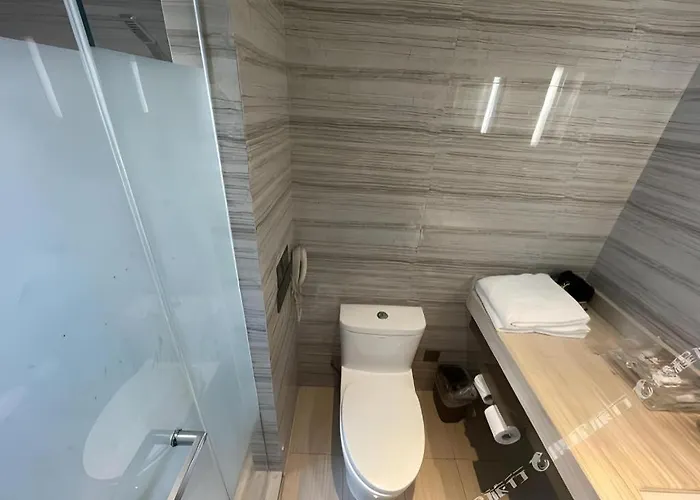 Zhangjiagang Guomao Hotel