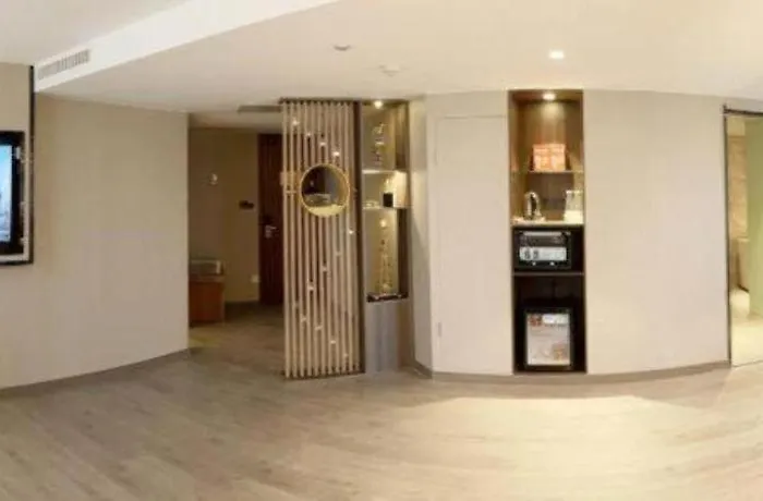 Jinan Yuquan Simpson Hotel