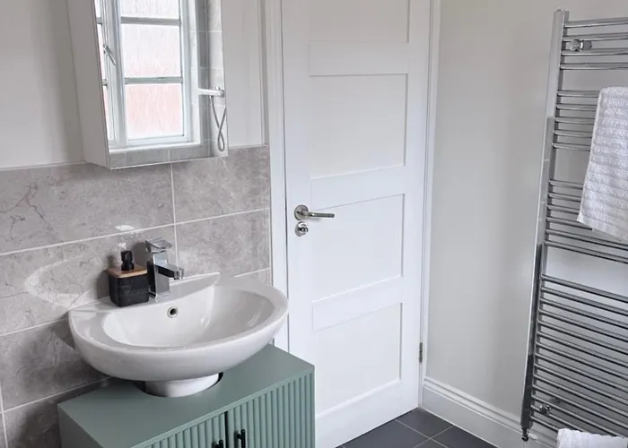 Grade II Listed Victorian Cottage
