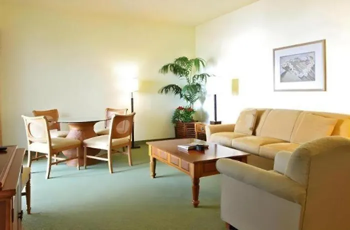 Wyndham Royal Sea Cliff Resort