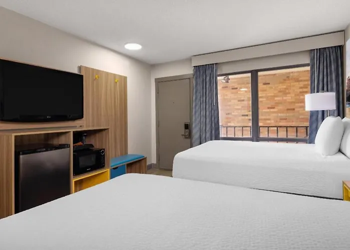 Days Inn By Wyndham St. Charles Il