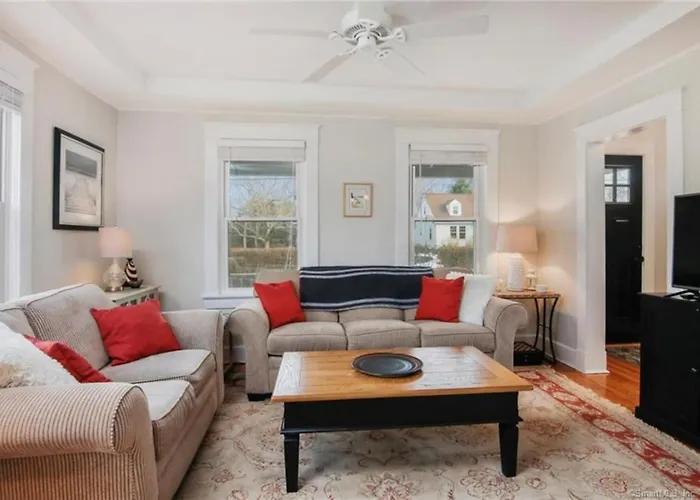Charming Walk To Downtown Mystic Awaits Your Stay