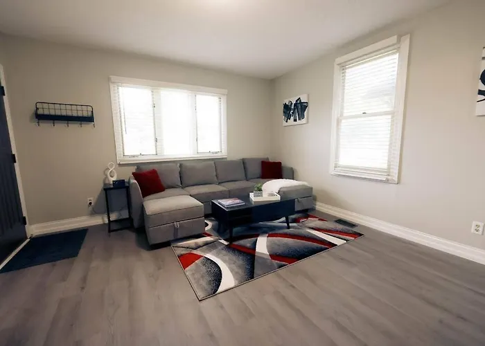 *Spacious 3-Bedroom~Deck*Firepit*Grill~12-Points