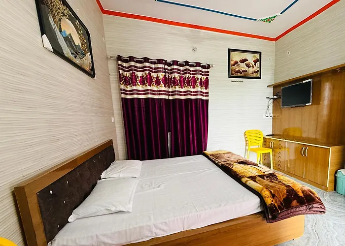 Hotel Blue Hill & Veg Restaurant
