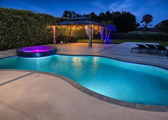 The Florida Oasis-A Cozy Modern Retreat