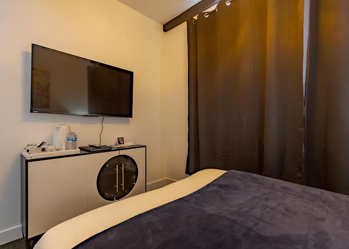 Stay Hub City Centre -Self Check-In Hotel