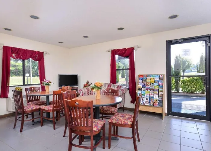 Baymont By Wyndham Acworth