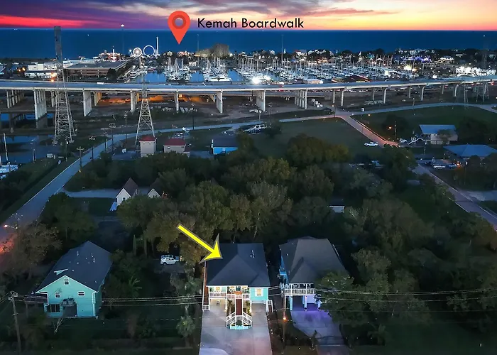 Kemah Baydreaming Near Kemah Boardwalk