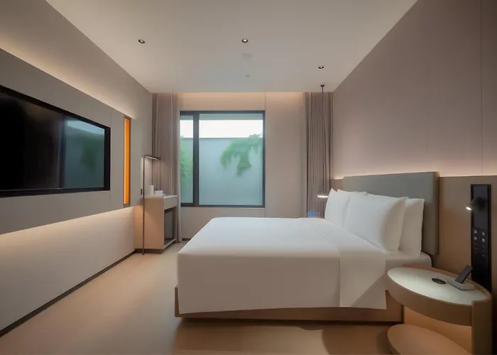 Holiday Inn Express Shanghai On The Bund By Ihg