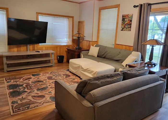 Awesome Manistee Pet Friendly