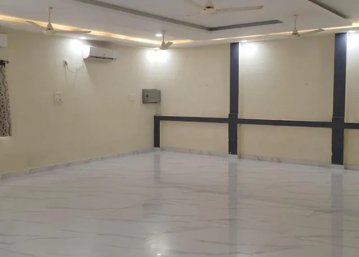 Sri Kumaran Lodge & Hall