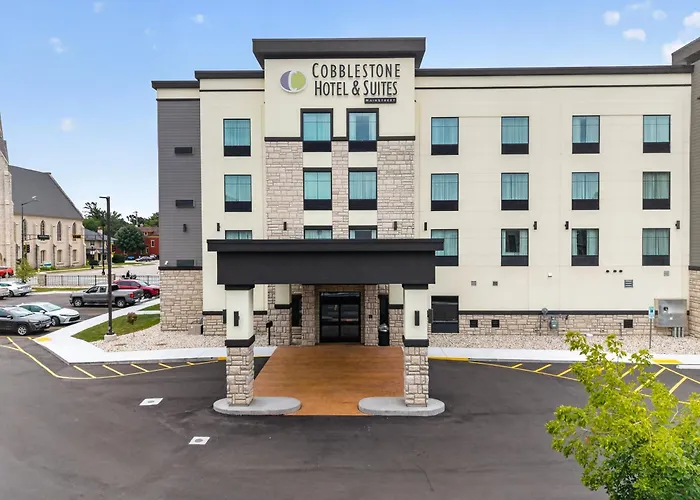 Cobblestone Hotel & Suites Waukesha West Milwaukee