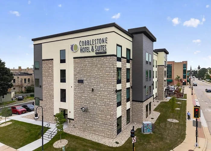 Cobblestone Hotel & Suites Waukesha West Milwaukee