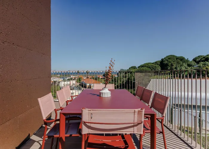Upon Harbor - Seixal Bay Hotel
