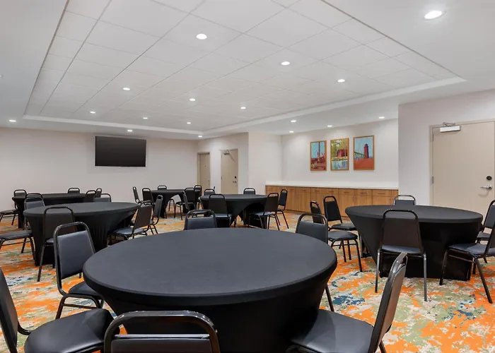 Hampton Inn & Suites Cadillac