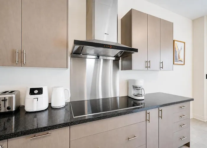 Very Modern New Luxury House In Richmondhill