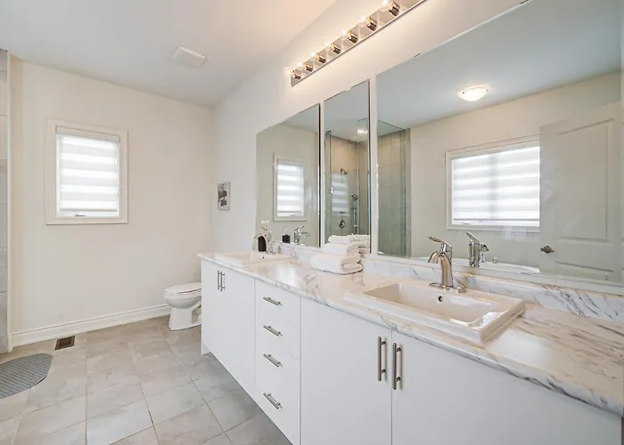 Modern Spacious Luxury Detached-House New In Rh