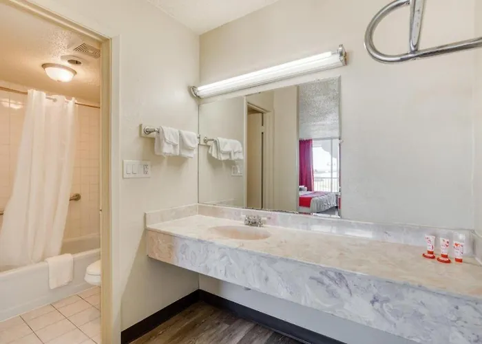 Oyo Hotel Waco University Area I-35