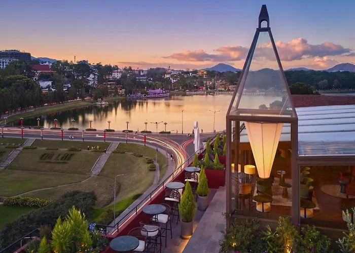 M Village Premier Hotel Xuan Huong Lakeside, A Brand Of Modern Village Lifestyle