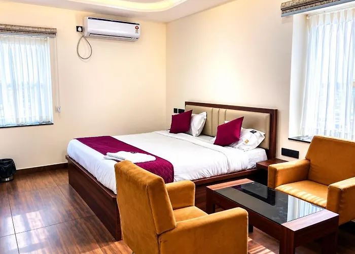 Hotel Lavish Grand