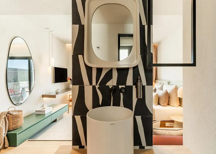 Pefkos Beach Hotel & Suites