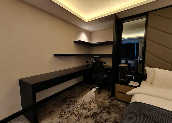 The V Hotel