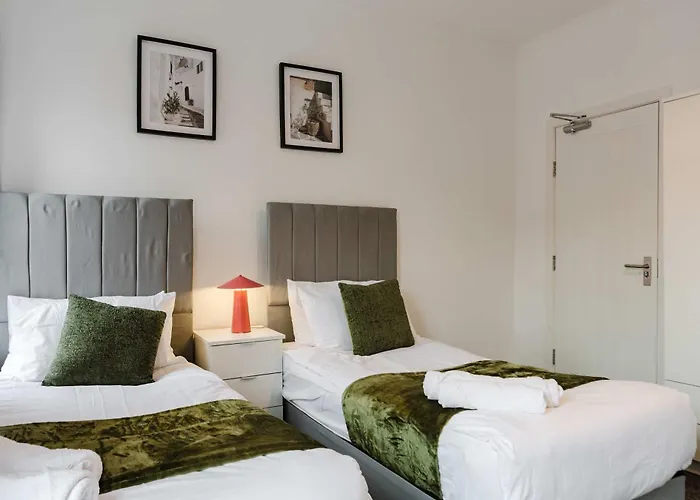 4 Bedroom 4 En-Suite House