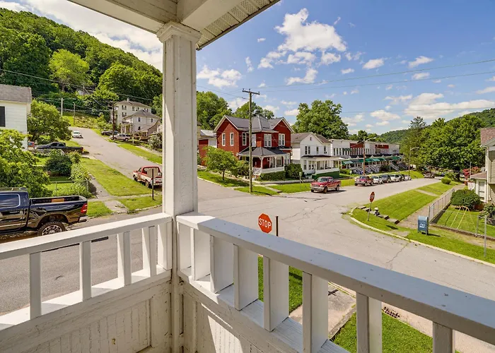 Pets Welcome! Hinton Home W/ Mtn Views