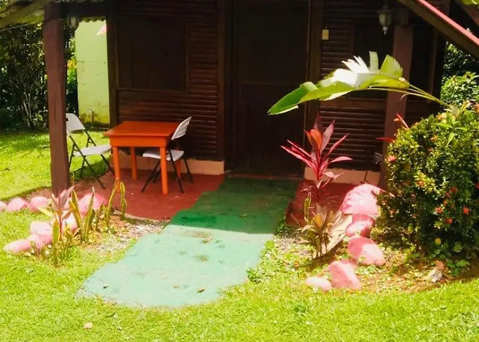 Cabañitas Río Celeste