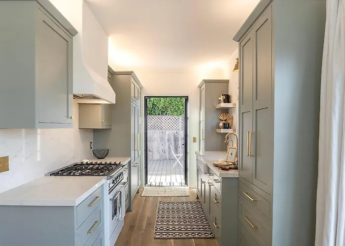 3917 Casa Blanca
