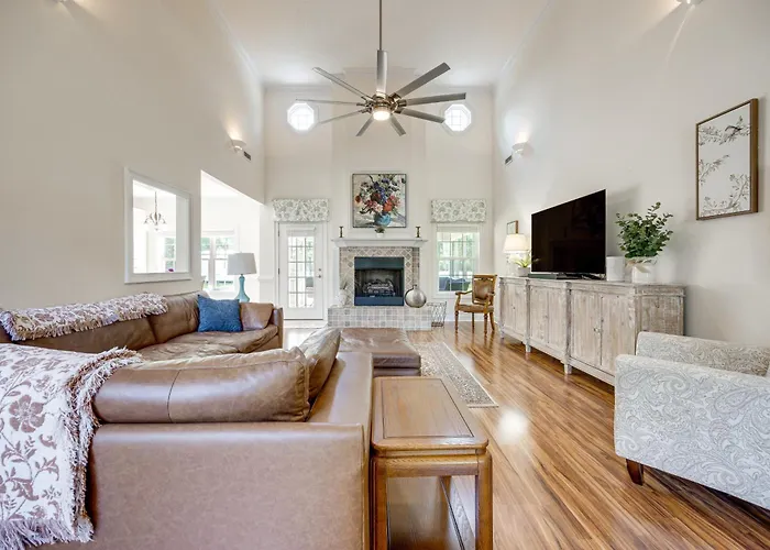 Coastal Home On Hackler Golf Course Near Ccu
