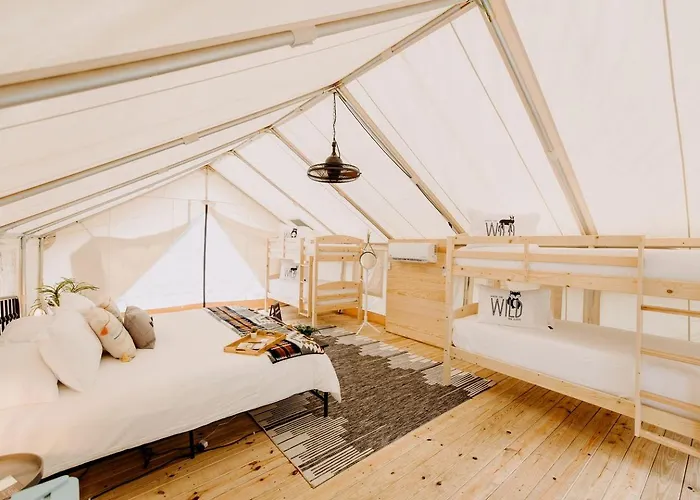 Deluxe Safari Tent With Fire Pit & Hammock In Dawsonville, Georgia