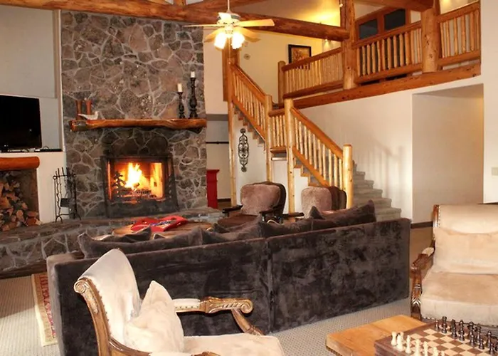 Deluxe Suite For Six With A Shared Hot Tub Near The Greer Lakes, Arizona