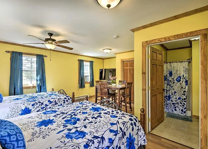 Cozy Room Rental For A Couples' Getaway In The Poconos, Pennsylvania