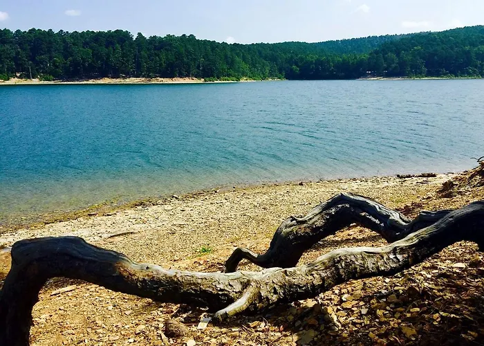 Cozy Vacation Rental With A Shared Swimming Pool In Heber Springs, Arkansas