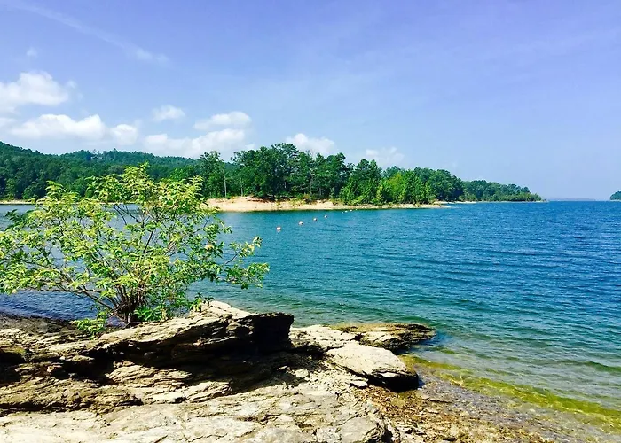 Cozy Vacation Rental With A Shared Swimming Pool In Heber Springs, Arkansas