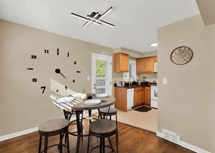 Chic 2Br Oasis - Downtown Birmingham