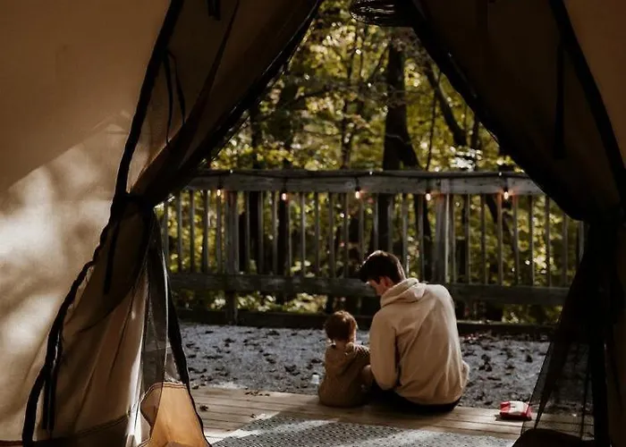 Serene Safari Tent With Fire Pit & Cozy Hammocks In Dawsonville, Georgia
