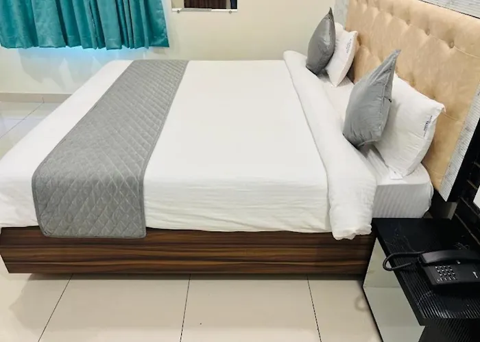 Hotel Madhavi Elite