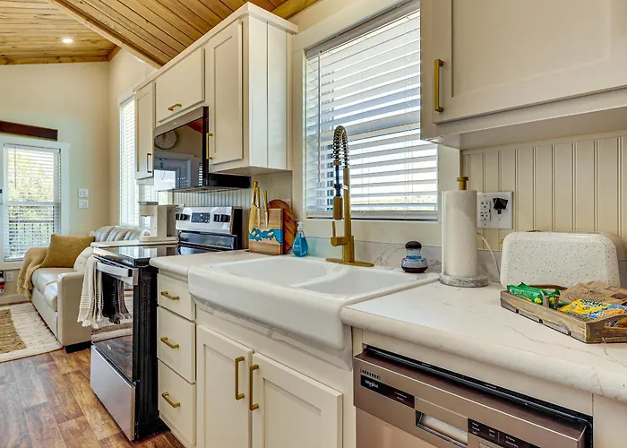 Secluded Tiny Home On 1 Acre Near Dtwn Silver City