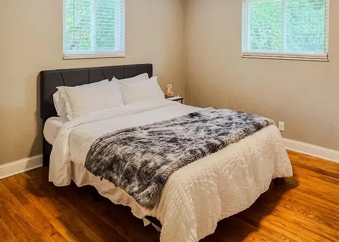 Spacious Home- 3Br Villa In Birmingham