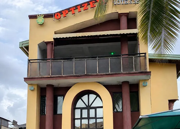Optizee Hotel And Suites