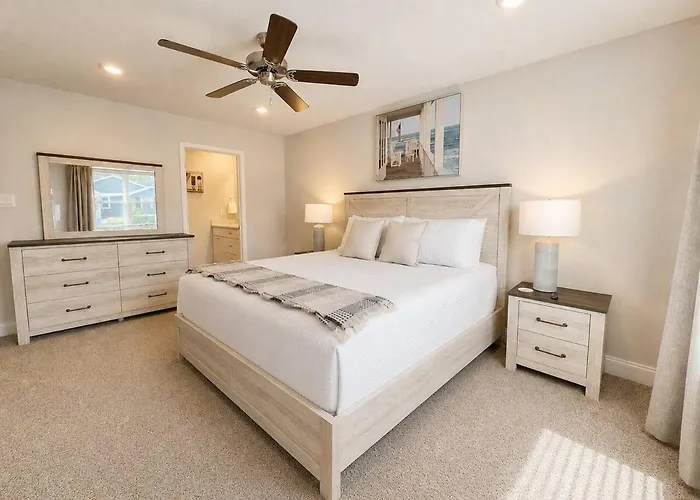 Reagan Ct Getaway - Minutes To Downtown & Beach