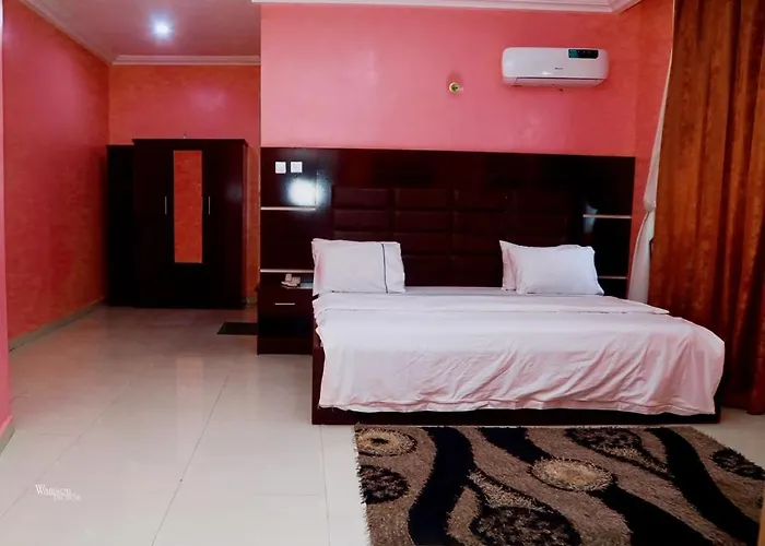 Dinam Hotel And Suites